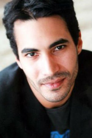 Thiago Martins backdrop