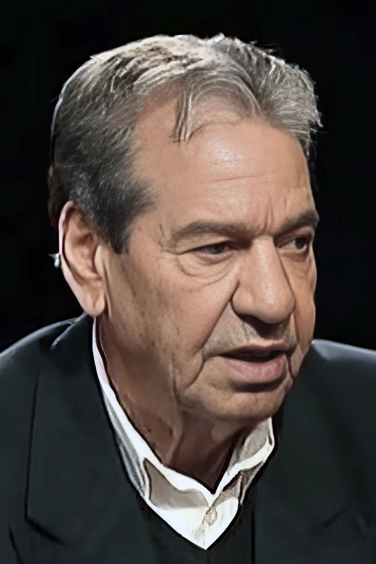 Benamar Bakhti backdrop