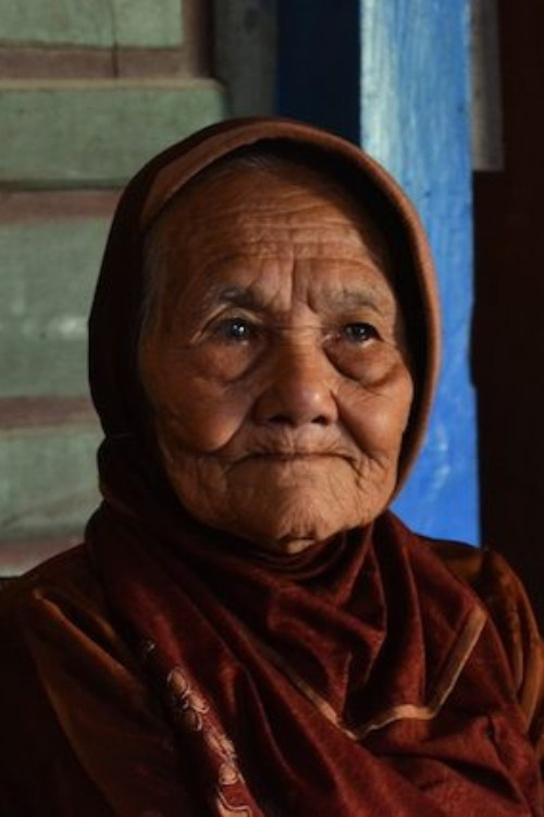 Ponco Sutiyem backdrop