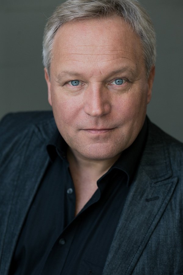 Andreas Klaue backdrop