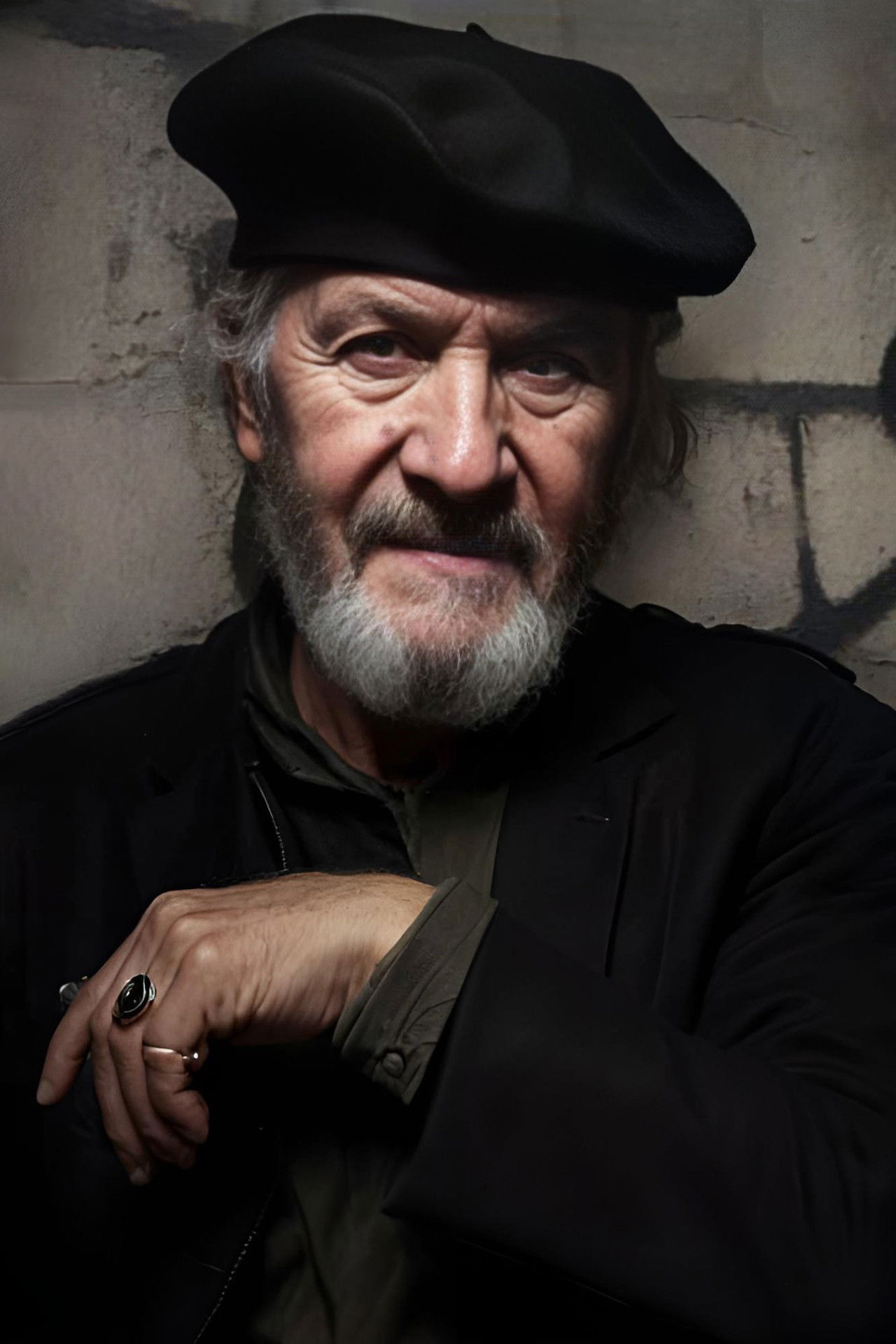 Himoud Brahimi backdrop