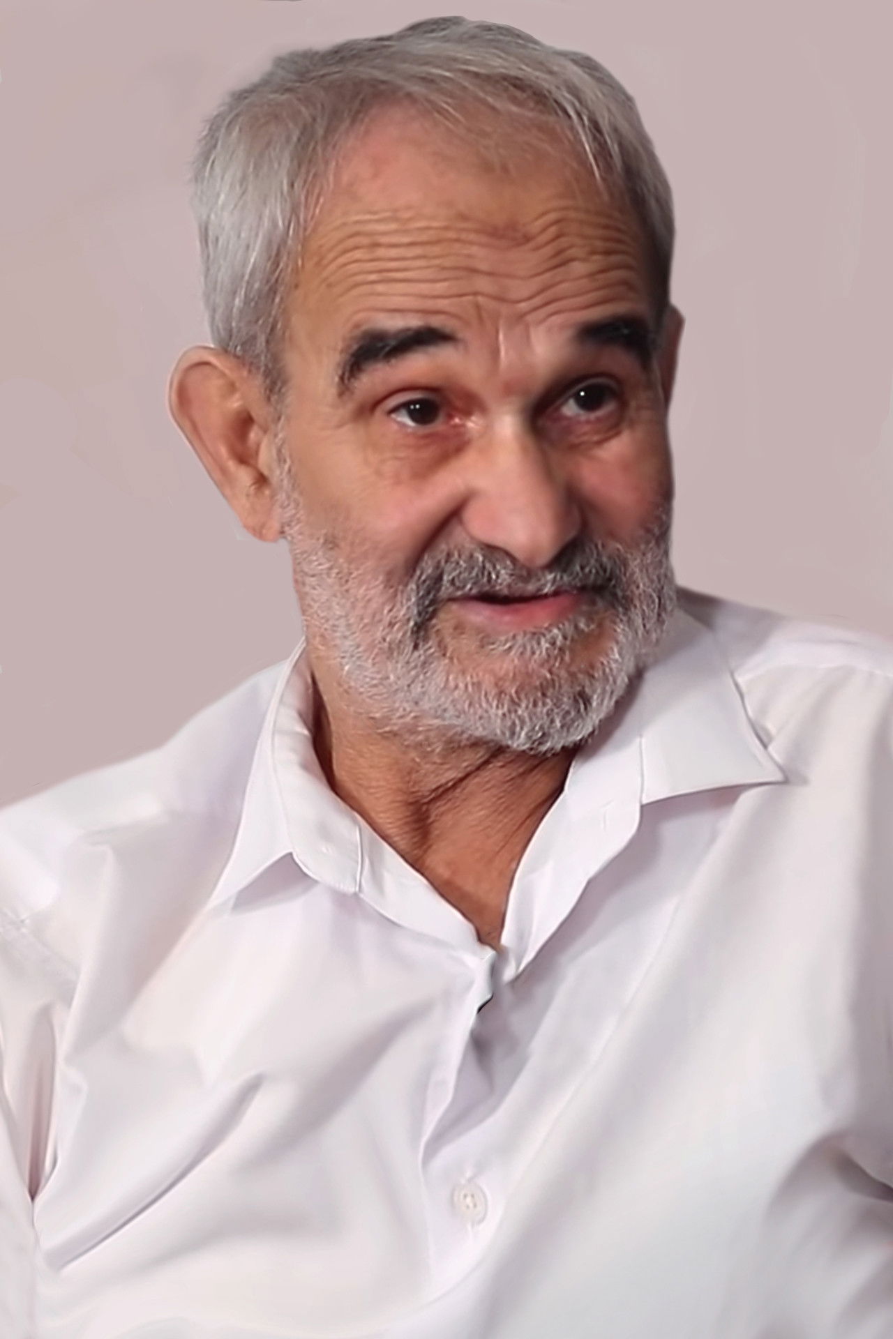 Antar Hellal backdrop