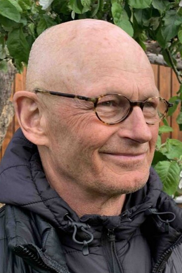 Peter Seligmann backdrop