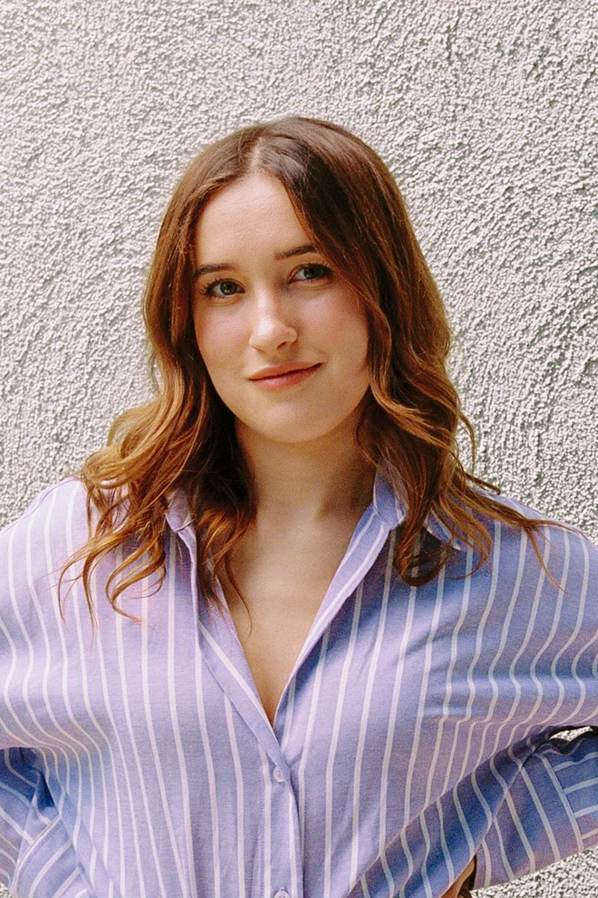 Graci Lorens backdrop