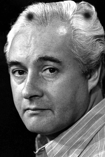 Enrique Madiña backdrop