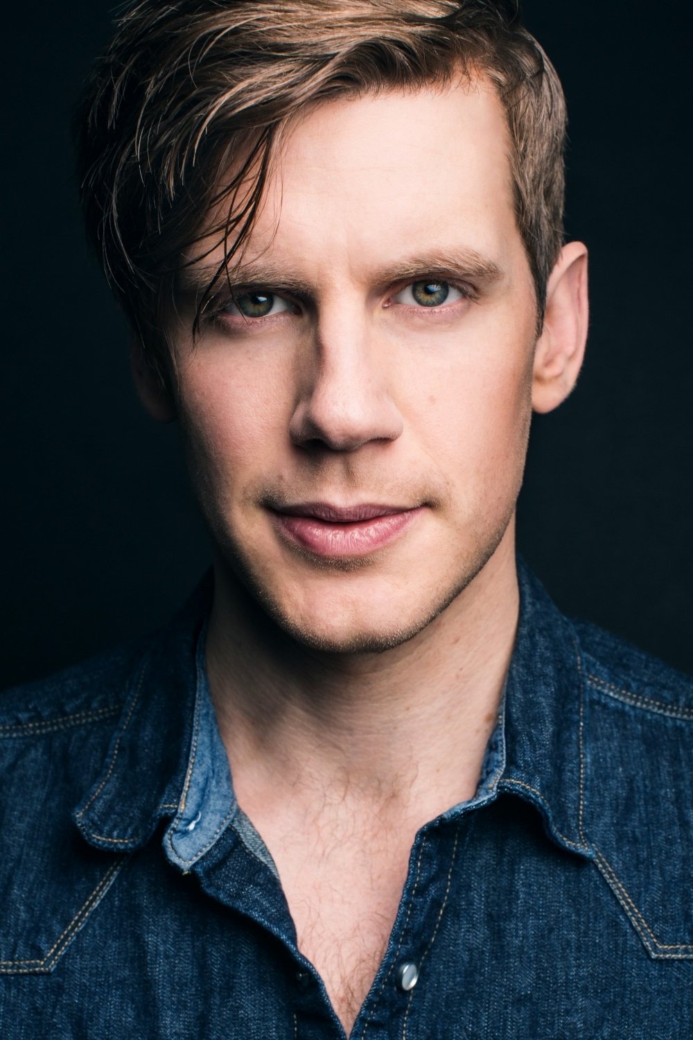 Zachary Spicer backdrop