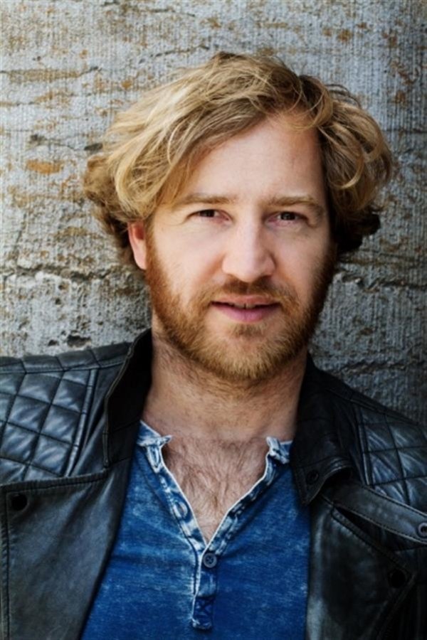 Tom Radisch backdrop