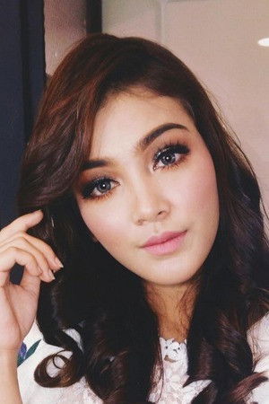 Eyka Farhana backdrop