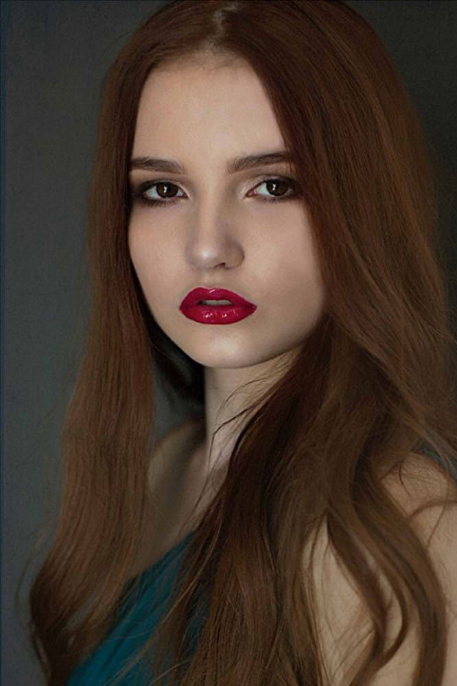 Hunter Alexes Parker backdrop