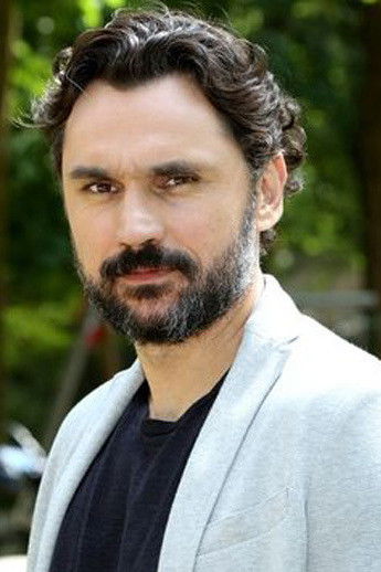 Piotr Jankowski backdrop