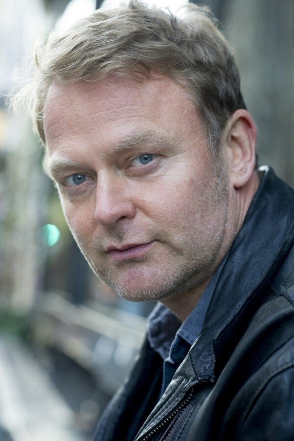 Oliver Walser backdrop