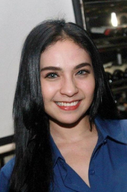 Yuniza Icha backdrop