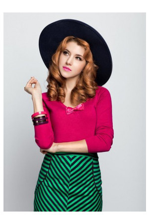 Aventurina King backdrop