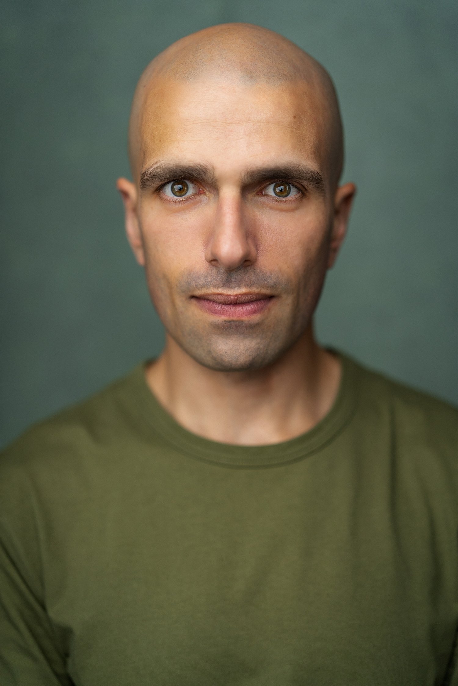 Malik Ibheis backdrop