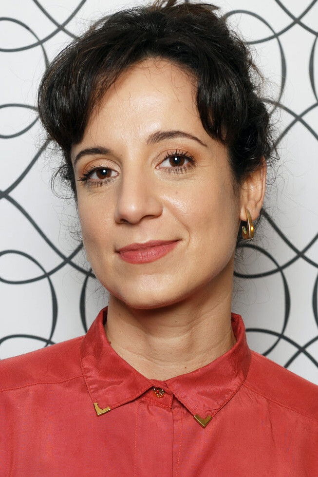 Amanda Lyra backdrop