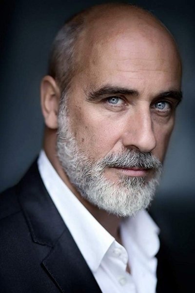 Pierre Azéma backdrop