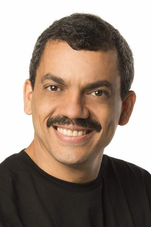 Alexandre Lino backdrop