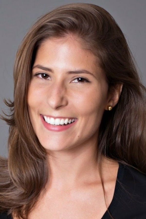 Adriana Perim backdrop