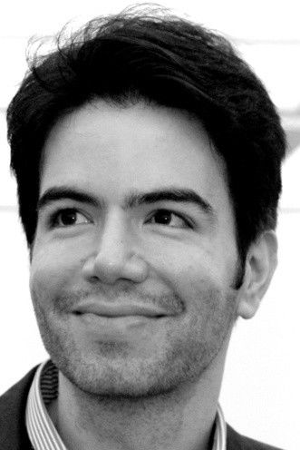 Luiz Fernando Coutinho backdrop