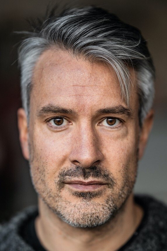 Lukas Spisser backdrop