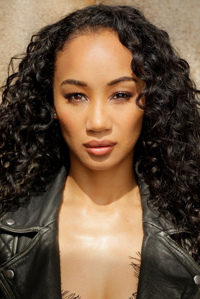 Tiffany Lauren Bennicke backdrop