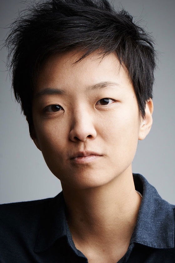 Zoe Sua Cho backdrop