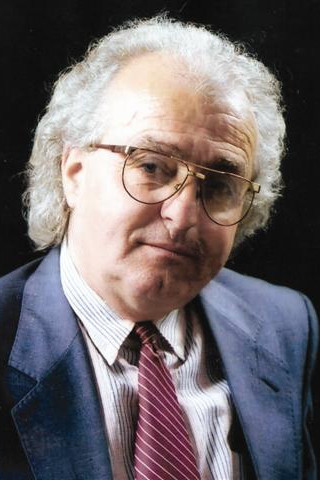 Luftar Pajo backdrop