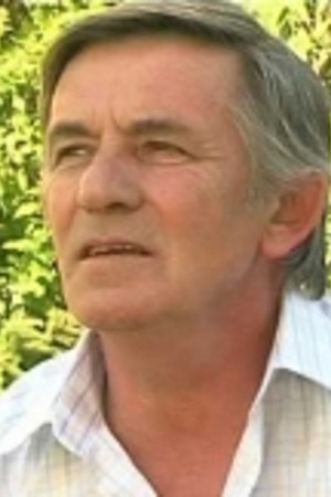 Perika Gjezi backdrop