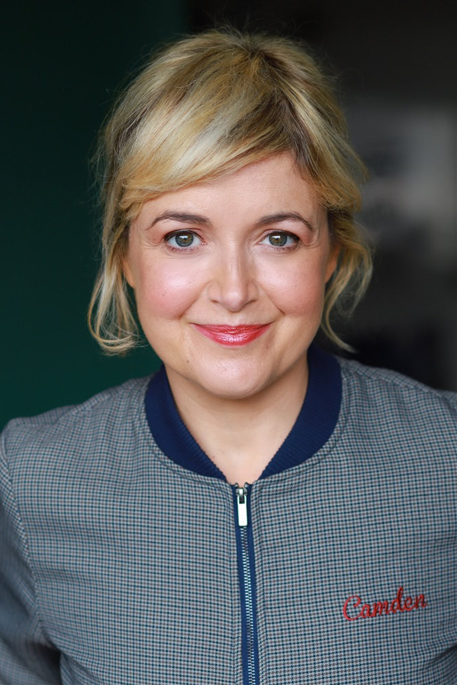 Céline Groussard backdrop