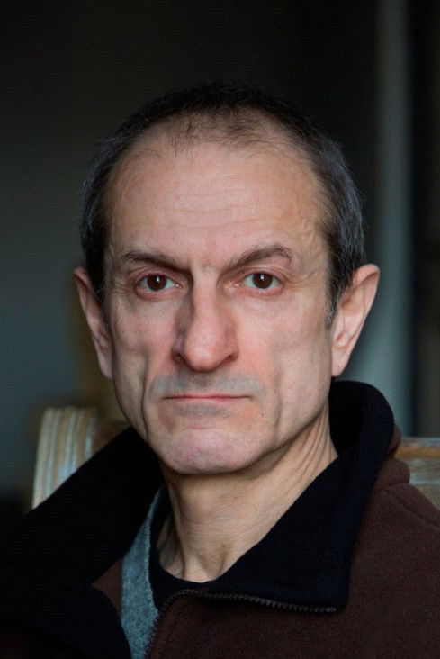 Arkadiy Yakhnis backdrop