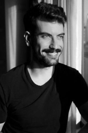 Alan Carabantes backdrop