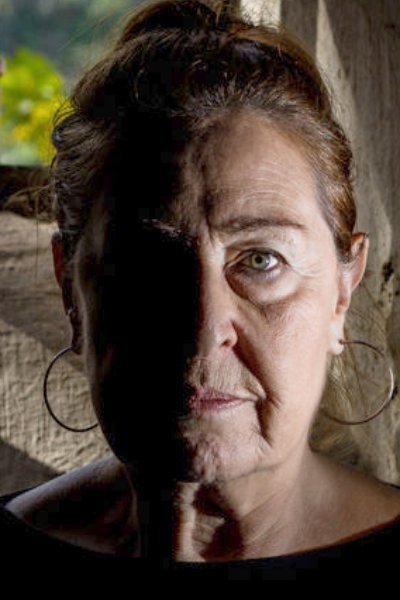 Elvira Tricás backdrop