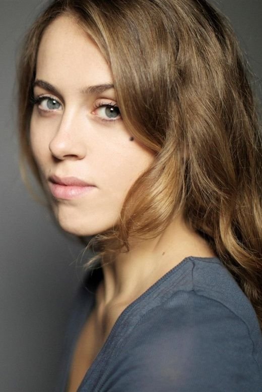 Pauline Huruguen backdrop