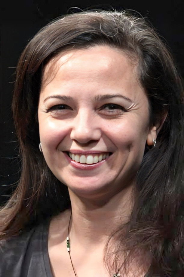 Damla Özen backdrop