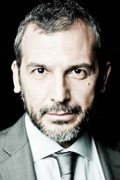 Mesut Özkeçeci backdrop