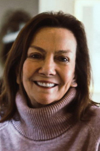 Mirella Papaeconomou backdrop