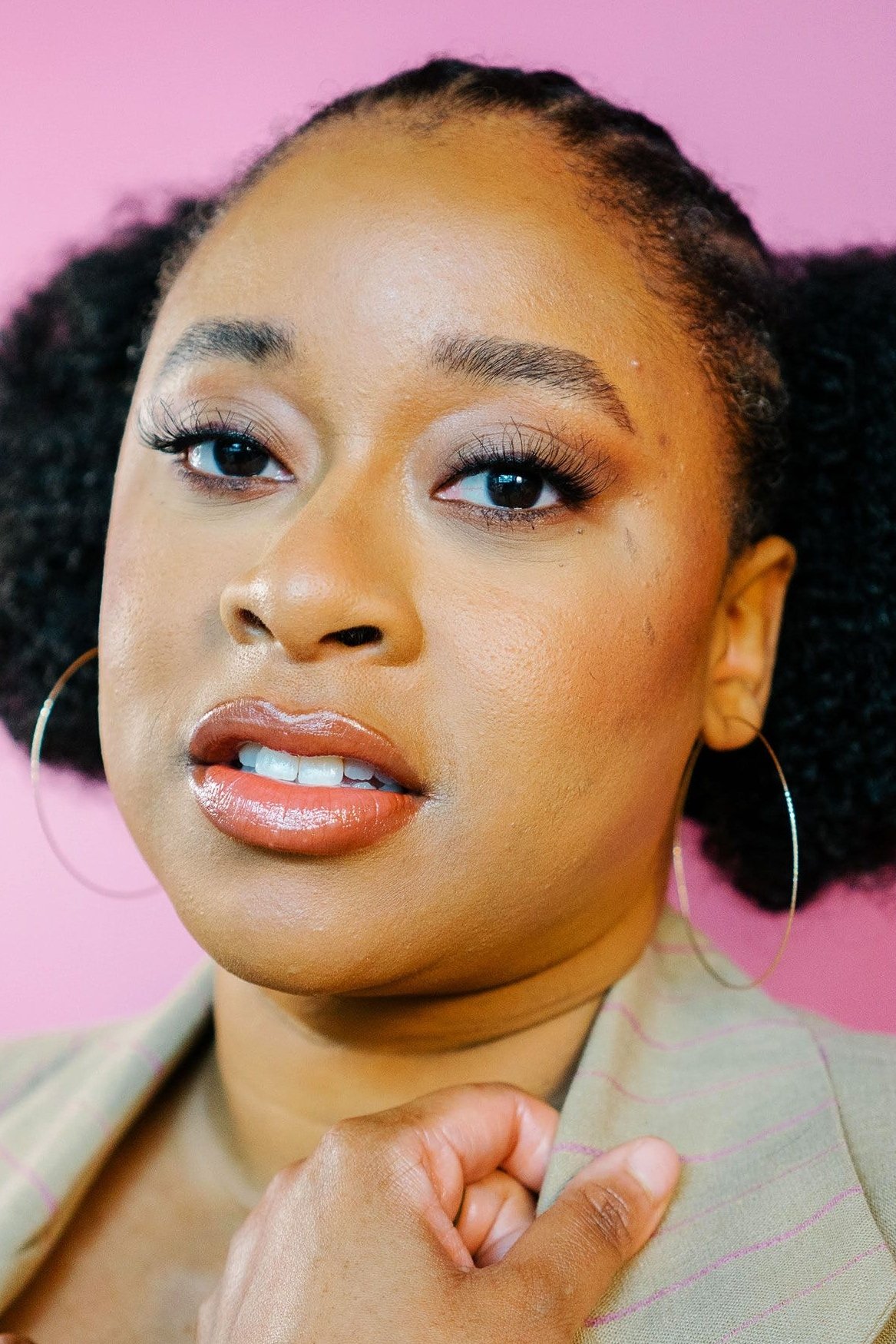 Phoebe Robinson backdrop