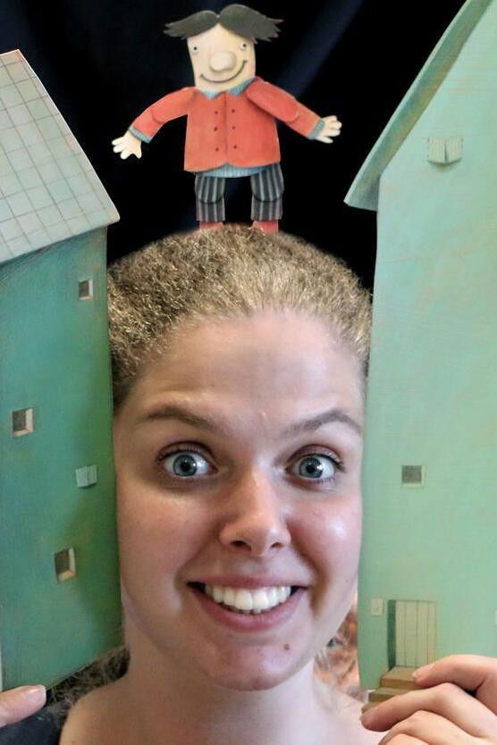 Ana Chubinidze backdrop