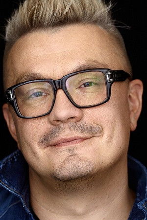 Nikolay Kartoziya backdrop