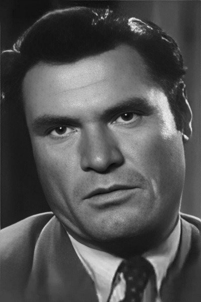 Nikola Dadov backdrop