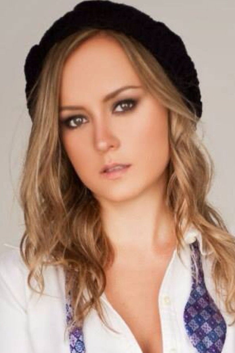 Daniela Guaraná backdrop