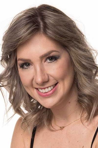 Mayara Lepre backdrop