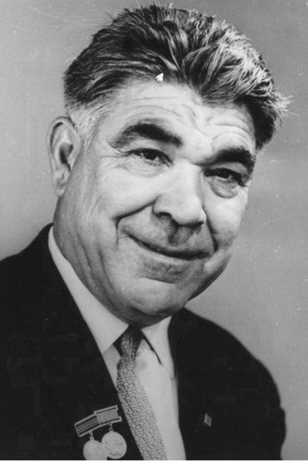 Muhammed Cherkezov backdrop