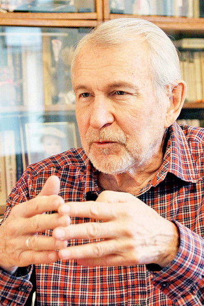 Igor Volchek backdrop