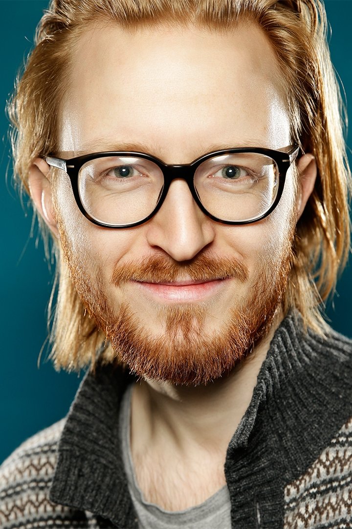 Christian Einshøj backdrop