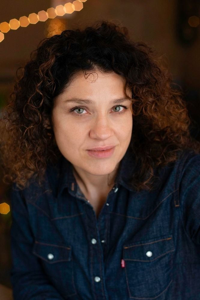 Karine Dubernet backdrop