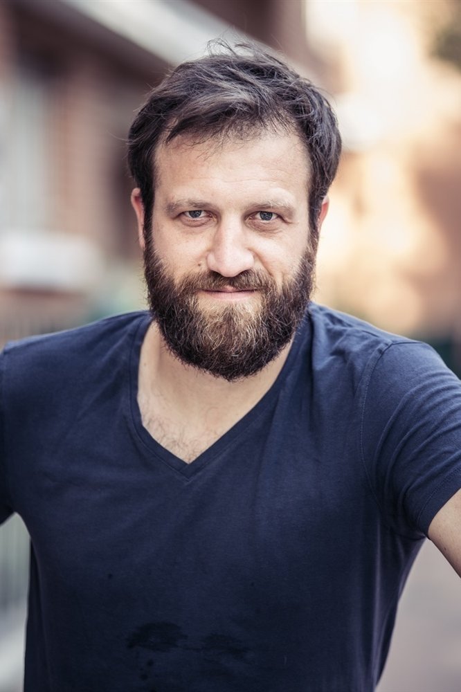 Satja Dusagjei backdrop