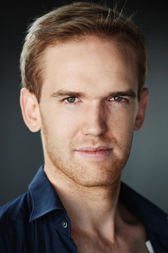 Aaron Walton backdrop