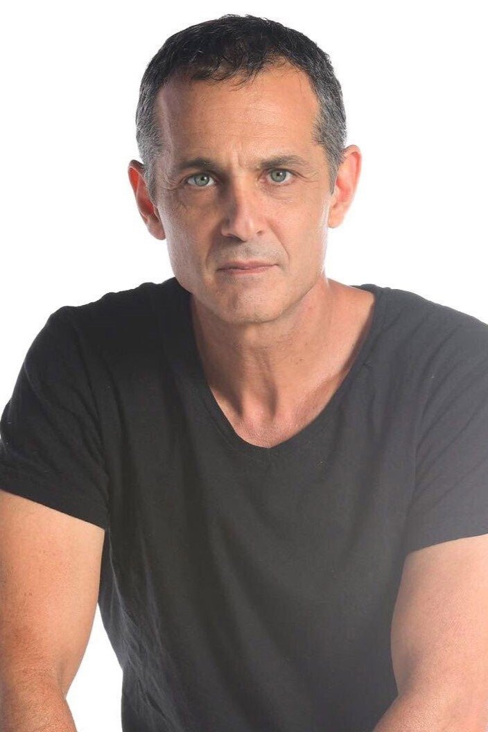 Nathani Ravic backdrop