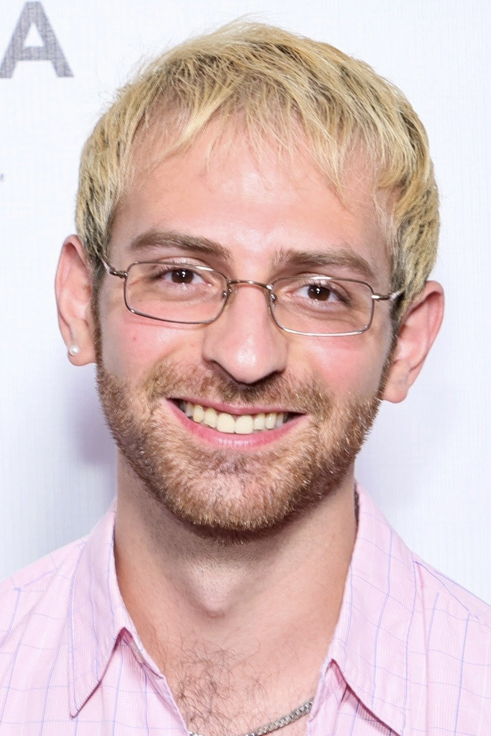 Daniel Antebi backdrop